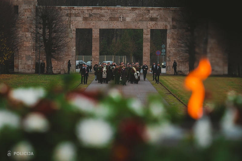 Lāčplēša diena Rīgas Brāļu kapos