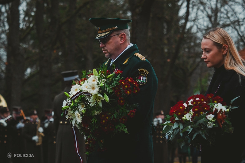 Lāčplēša diena Rīgas Brāļu kapos