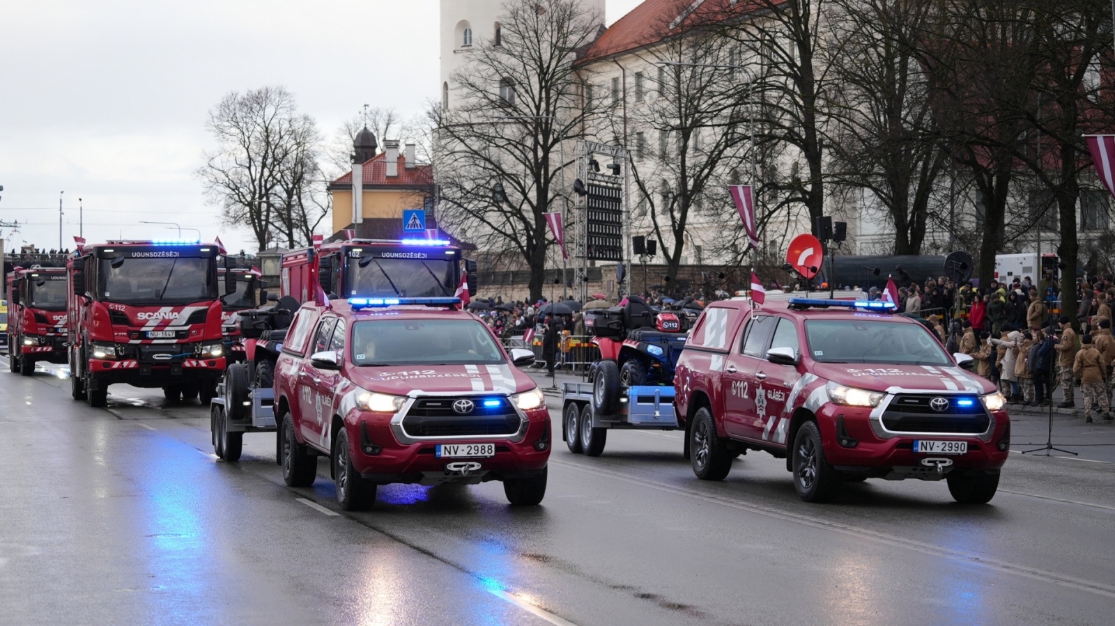 Iekšlietu ministrijas vadība un iekšlietu dienesti piedalās Latvijas Proklamēšanas gadadienai velt